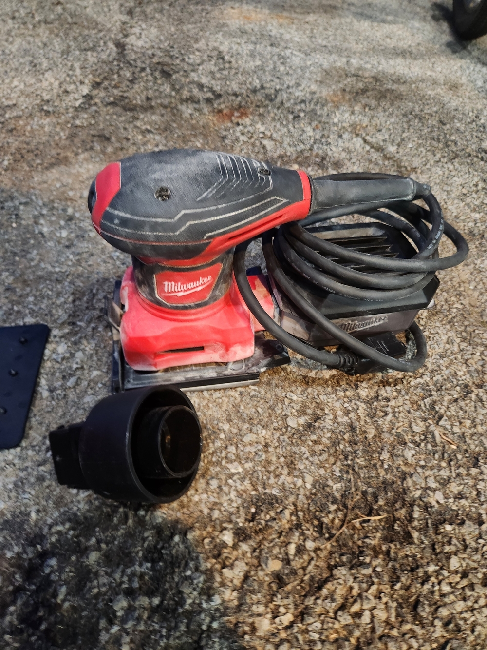 Milwaukee Red Corded Palm Sander – Compact Orbital Finishing Tool